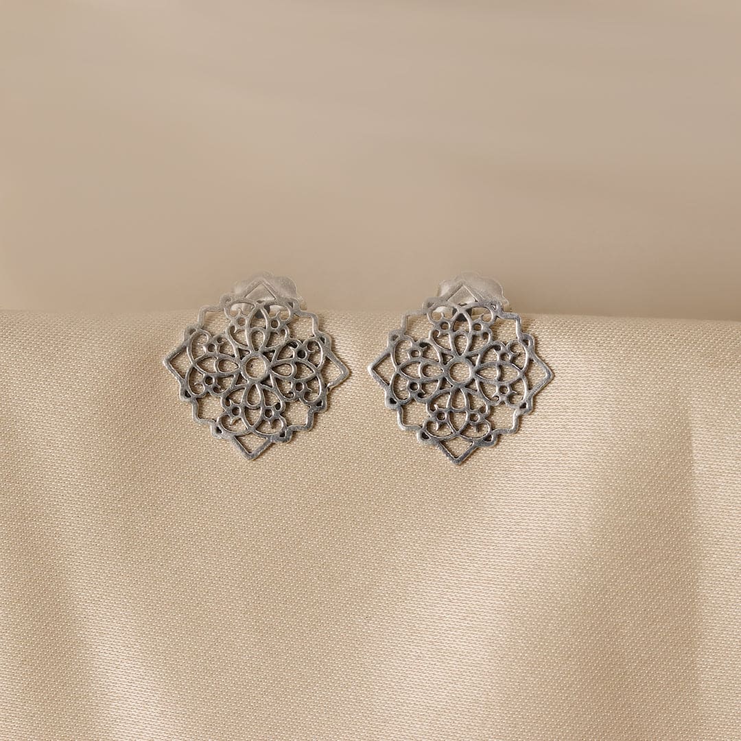 Cutwork Pattern Earrings
