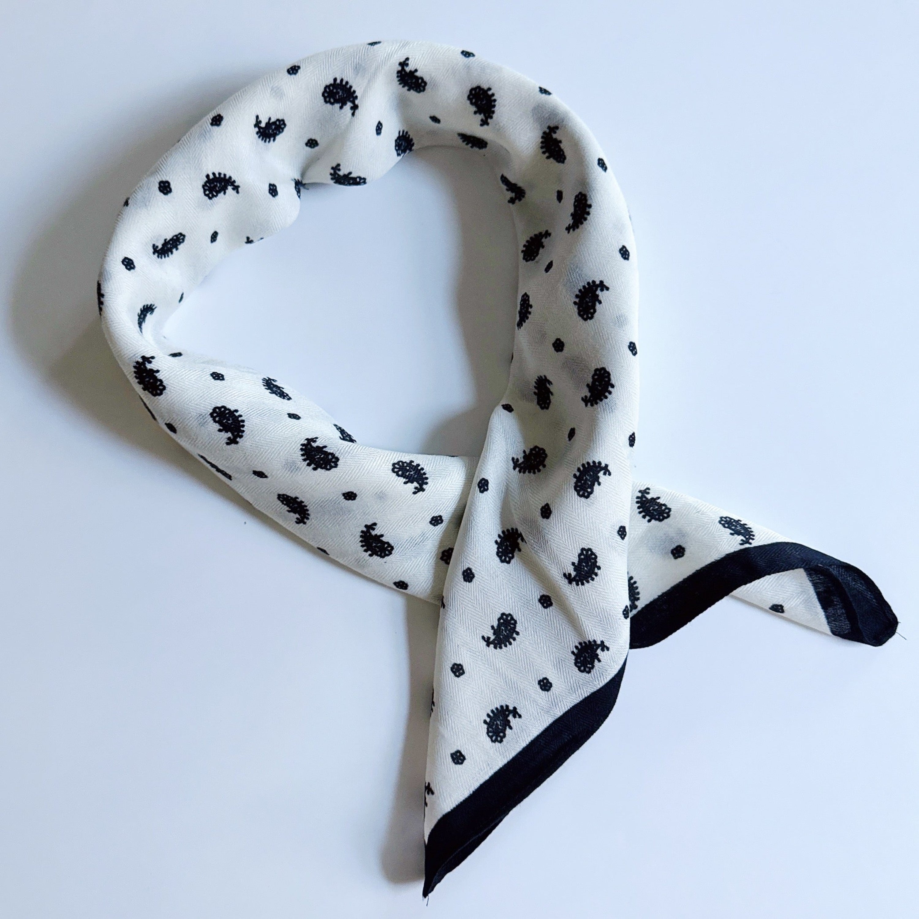 Textured Style Square Scarf – Versatile Accent for Hair, Neck & Handbags